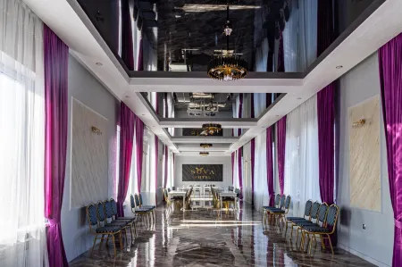 Гостевой дом Сова Отели рядом с достопримечательностью «Северо-Осетинский Республиканский Художественный Музей им. М. Туганова»