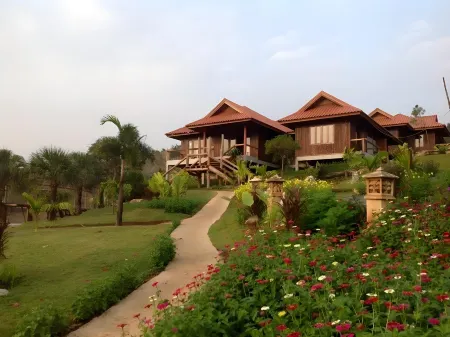 Maan Mek Talay Mok Resort Отели в г. Nong Hin