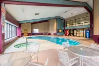 Quality Inn and Conference Center I-80 Grand Island - С бассейном