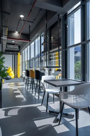 NapTapGo: Japanese Private Pod Hotel, E-City Metro Отели в г. Индираперам