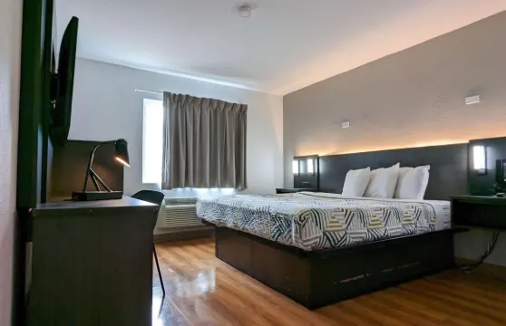 波士頓西 - 弗雷明漢6號汽車旅館