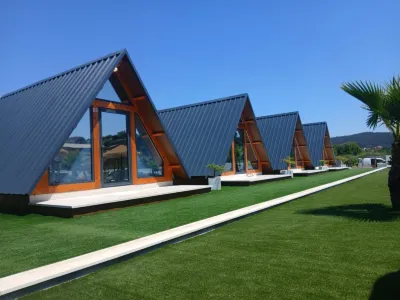 Hotel Lena Village Hotel di 