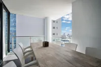 Aquarius Luxury Suites - Parking
