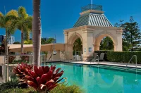The Grand Apartments - Swimmingpools