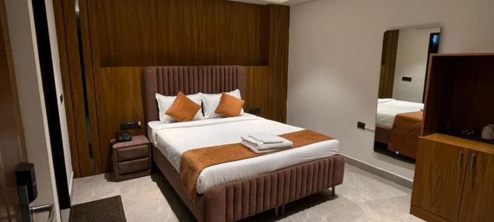 The Hoften Lotus Court, Noida Hotels in Нойда