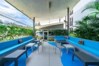 WET hotel - 4-Star