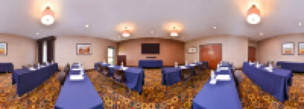 Holiday Inn Express & Suites TOPEKA WEST I-70 WANAMAKER by IHG