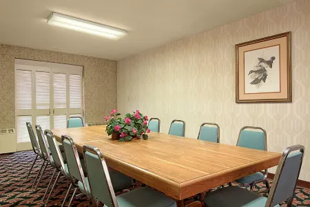 Days Inn by Wyndham West Memphis Отели в г. Маунд Сити Тауншип