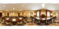 Holiday Inn Express & Suites Sedalia