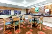 La Quinta Inn & Suites by Wyndham Seguin Hotels in Seguin