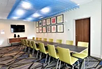 Holiday Inn Express & Suites Forney