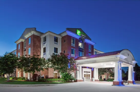 Holiday Inn Express & Suites BATON ROUGE EAST by IHG Отели рядом с достопримечательностью «Брекс Блубоннет Суомп Нейчер Сентер»