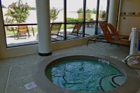 Courtyard Clarksville - Hot Tub