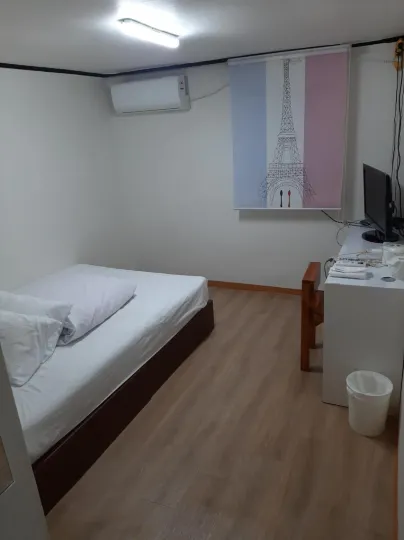 Elo Hostel