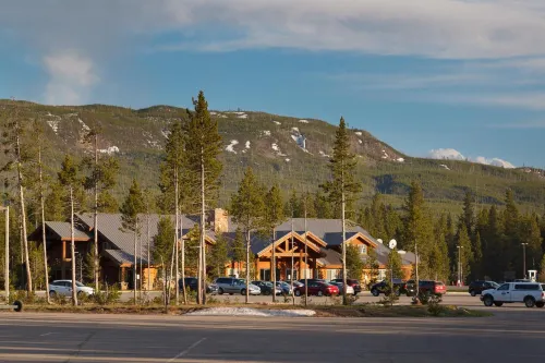 Headwaters Lodge & Cabins at Flagg Ranch Hotels in Moran
