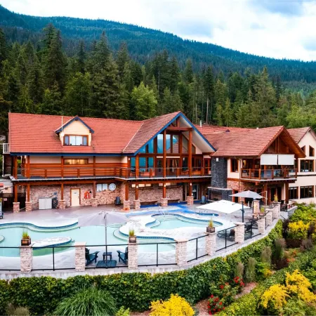 Halcyon Hot Springs Resort
