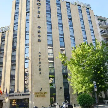 Artheus Carmelitas Salamanca Отели рядом с достопримечательностью «Сан-Эстебан»