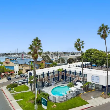 Sea Harbor Hotel - San Diego Отели рядом с достопримечательностью «Харбор-Айленд»