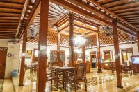 NDalem Kartowikoro 1835 Hotel a Pasar Kliwon