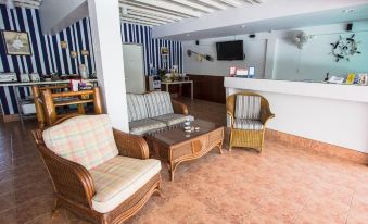 Nautical Home & Seashell House B&B