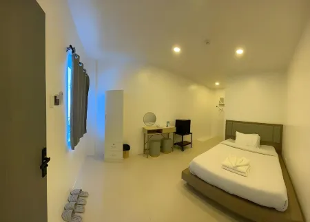 HOTEL THE MIR Отели рядом с достопримечательностью «Saekyung Village 1»