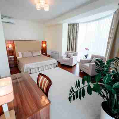 Metropolis Hotel Rooms