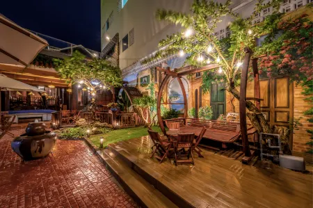 La Maison Boutique Hotel Отели в г. Ghenh Rang