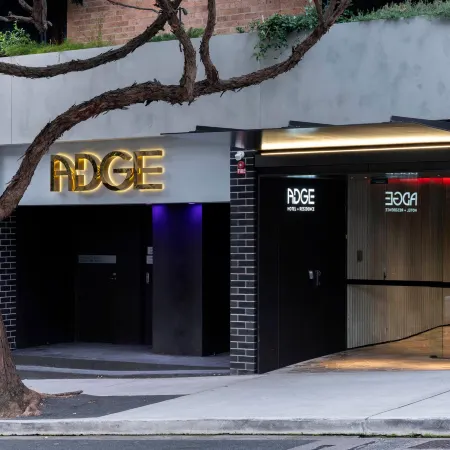 Adge Hotel & Residence Отели рядом с достопримечательностью «Железнодорожная станция Мьюзеум»