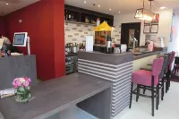 Ramada by Wyndham Bristol West - bars
