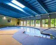 Holiday Inn Express FALL RIVER NORTH by IHG - Parking
