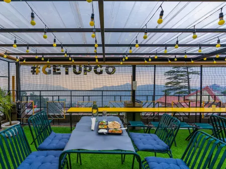 The Hosteller Shimla Отели рядом с достопримечательностью «Laxminarayan Temple»