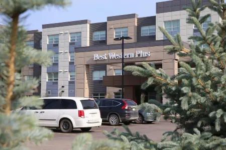 Best Western Plus Sawridge Suites Отели в г. Форт Макмюррей