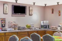 Super 8 by Wyndham Irving DFW Airport/South - sarapan