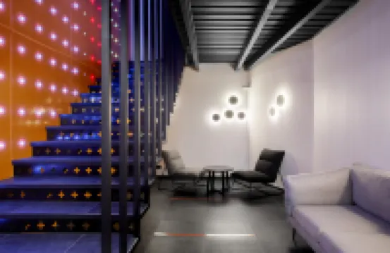 Luna Capsule Capsule Hotel