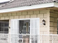 Villa Public Puncak by Vasaka Villa Hotels near Puncak Pass