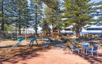 Smugglers Inn Studio Apartments Hotels in Victor Harbor