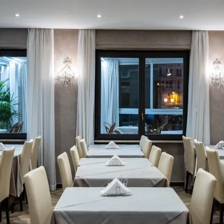 Hotel Globo Suite-Correnti Hotels