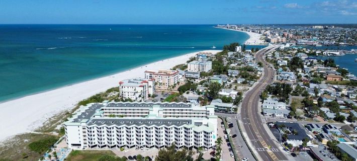 Sunset Vistas Two Bedroom Beachfront Suites Hotéis em Pinellas County