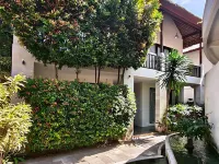 Villa Puri Ayu Hotels near Pengembak Beach