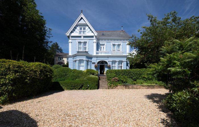 James' Place at Brynawel