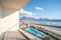 Lagoon Beach Hotel & Spa - Mountain view
