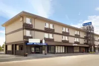 Travelodge by Wyndham Lethbridge Hotels in Coaldale