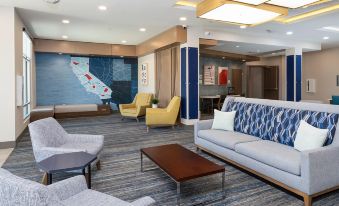 Holiday Inn Express & Suites Ridgecrest - China Lake