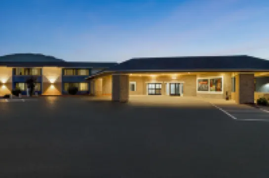 AmericInn by Wyndham la Crosse Riverfront Conference Center Hoteles en La Crosse