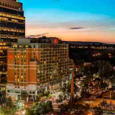 Sheraton Suites Calgary Eau Claire Hotel Exterior