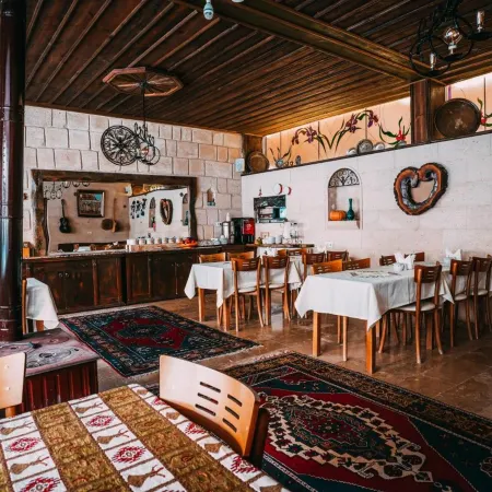 Jerveni Cave Hotel