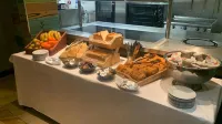 Belvilla Newport City Centre Hotel - Lifestyle - breakfast