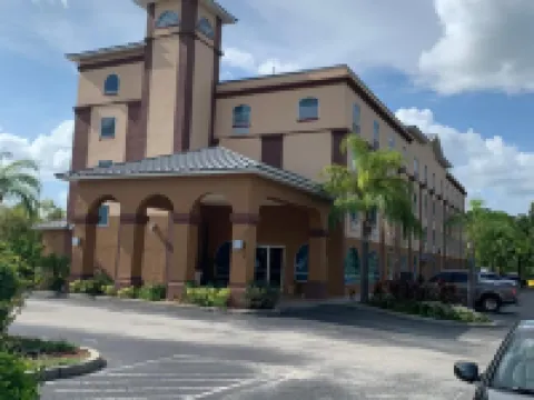 Econo Lodge Hotels in Pasco County
