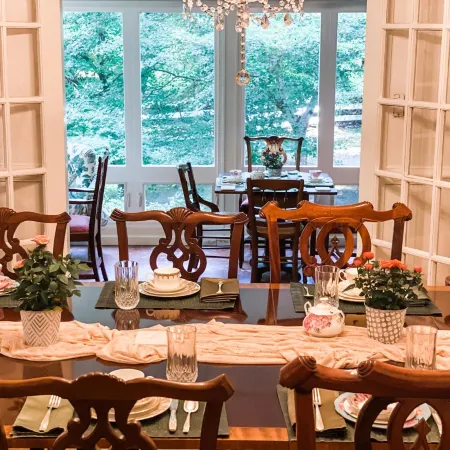Colonial Gardens B & B
