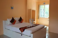 Budchui Village2 Hotels in Jansom Bay / Sai Nuan Beach